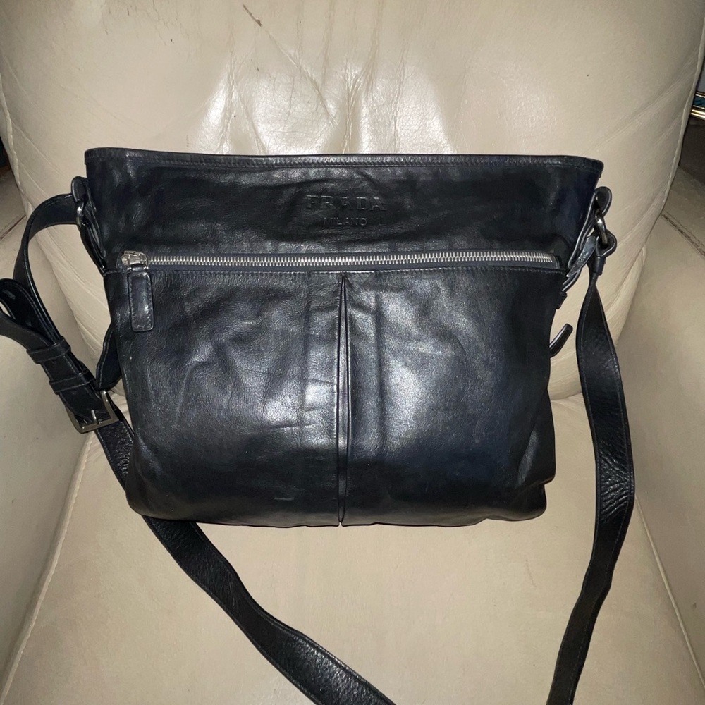 Authentic Prada genuine leather messenger bag (UNISEX)